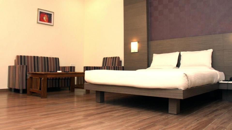 Rewa Hotel Landmark מראה חיצוני תמונה